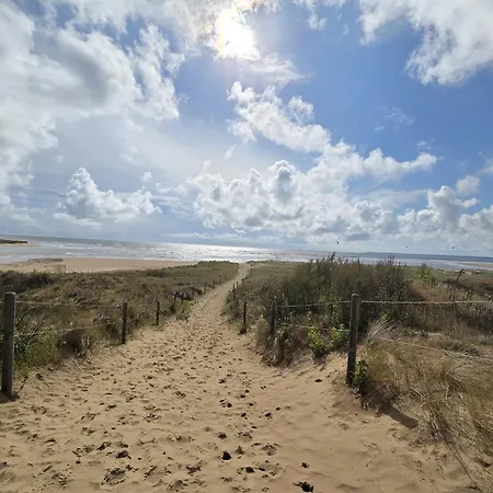 Appartement Neuf 62 M², 5 Couchages, A 250 M De La - Balcon, Jardin Prive, Et Parking Inclus - Fr-1-364-111